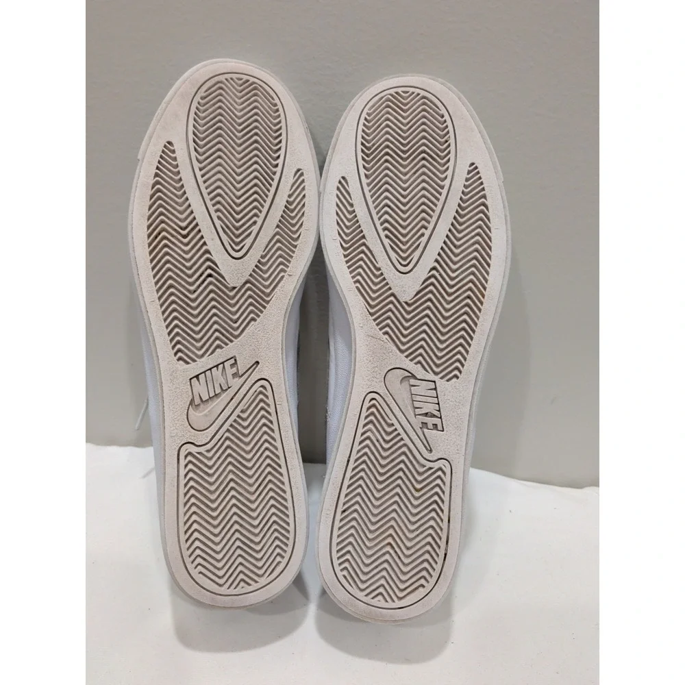 Nike court royale